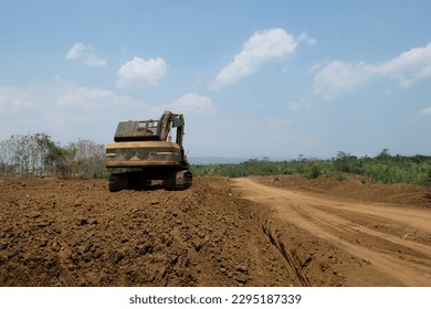 road and sewer construction projects using Hydraulic trackhoe excavator