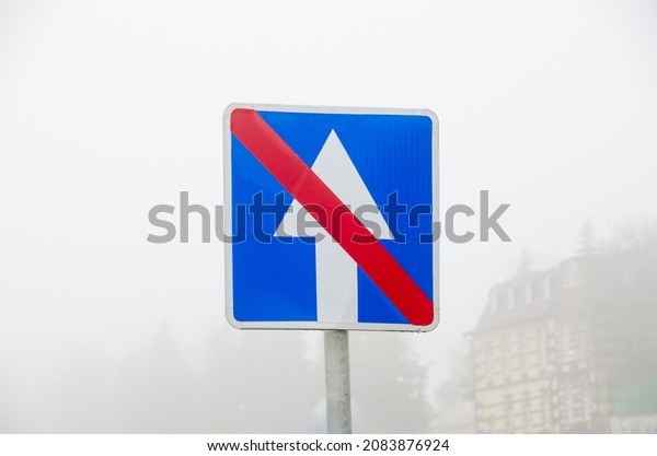 Road sign. The End of\
the road one-way