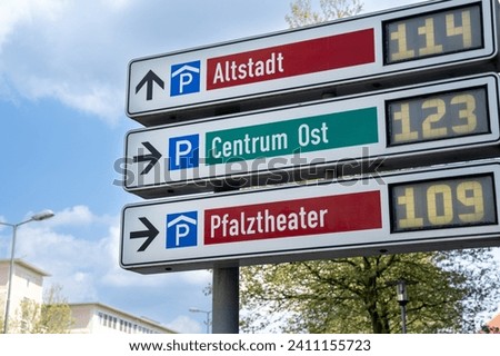 Road sign in Kaiserslautern Germany for free parking spaces in the city