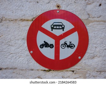 3,757 No motorcycles sign Images, Stock Photos & Vectors | Shutterstock