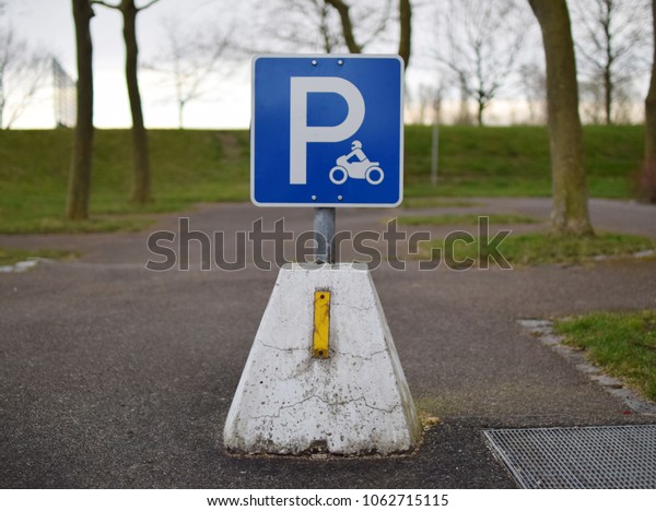 Road sign for parking\
motorbikes only