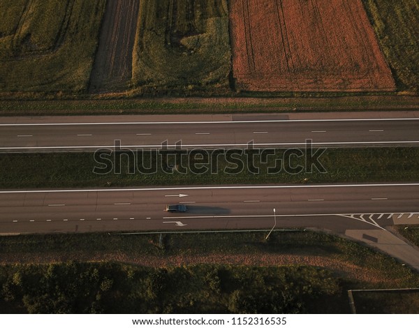 Road in top\
view