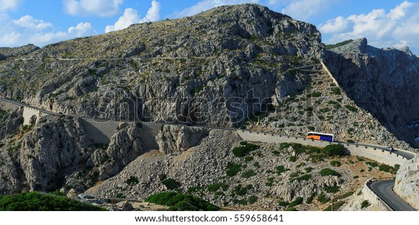 Road trip\
along the coast in Majorca by bus or\
car