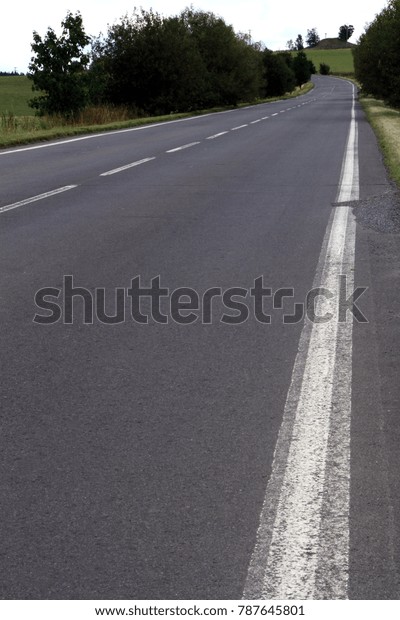 road with white\
lines