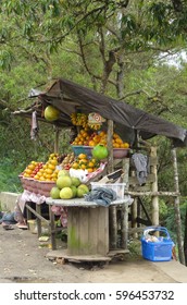 Roadside Fruit Stand Stock Photo 596453732 | Shutterstock