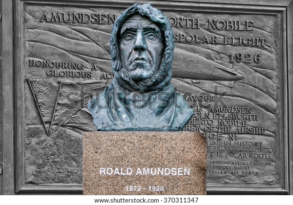 ロアルド アムンセン南極とノースポール ノルウェーの英雄像 の写真素材 今すぐ編集