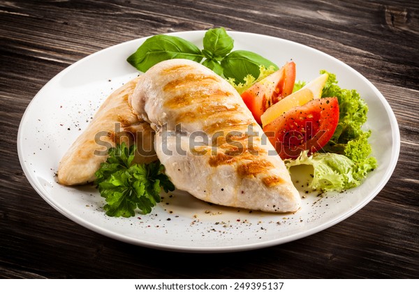 Roast chicken fillet and\
vegetables