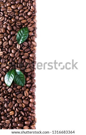 Roasted beans background, board frame with coffee grains, concept menu card, top view, copy space