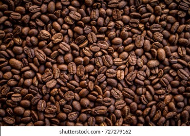 Жареные кофейные зерна фон