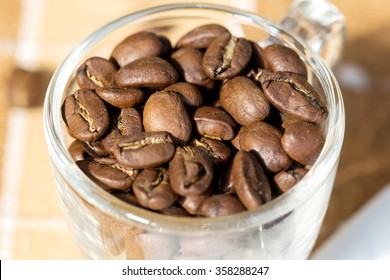 roasted coffee beans Mug, selective focus