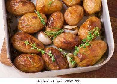 Roasted Potatoes With Garlic, Thyme And Rosemary