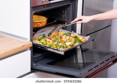 Roasted Potatoes In Oven With Broccoli