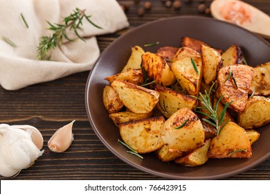 Roasted potatoes with rosemary and garlic