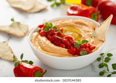 Roasted Red Pepper Hummus With Pita Chips