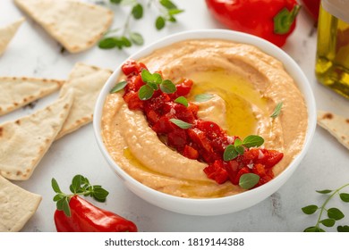 Roasted Red Pepper Hummus With Pita Chips