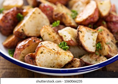 Roasted red potatoes with herbs and butter