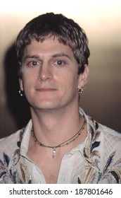 Rob Thomas Of Matchbox 20 At VH1 VOGUE FASHION AWARDS, NY 10/15/2002