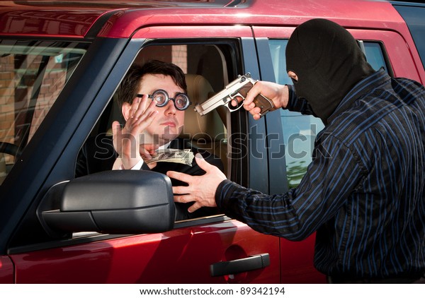 Robbery of the businessman\
in its car
