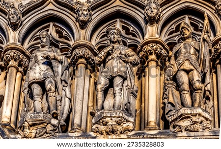 Robert Bruce King James 1 and 4 Statues Outside St Gile's Cathedral Edinburgh Scotland. Cathedral founded in 1124 by King David I. Cathedral first built in 1300s, restored 1800s. 