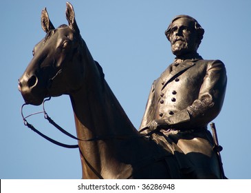 Robert E. Lee Statue