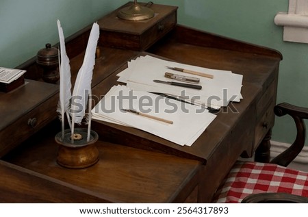 Robert E. Lee's historic desk at Arlington House, Virginia, a symbol of American history and Southern heritage.