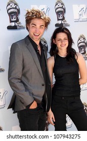 Robert Pattinson And Kristen Stewart  At The 2008 MTV Movie Awards. Gibson Amphitheatre, Universal City, CA. 06-01-08