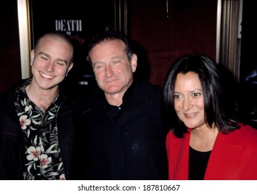 Robin Williams With Hi Son Zak And Wife Marsha At Premiere Of DEATH TO SMOOCHY, NY 3/26/2002