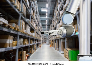 Roboric arm in warehouse