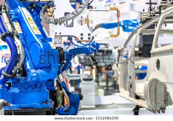 robot arm in automobile
factory