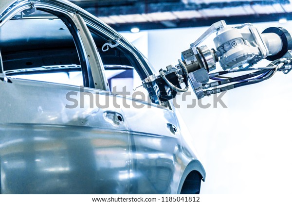 
The robot
arm on the automobile production
line