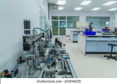  Robot In The Laboratory