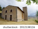 Rocca Pia: Church of the Madonna del Casale.
Reported since the beginning of the fourteenth century, it is located near the plateau of the Cinquemiglia, erected by Carlo D