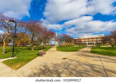 ROCHESTER, MI, USA - NOVEMBER 11: Kresge Library On November 11, 2020 At Oakland University In Rochester, Michigan.