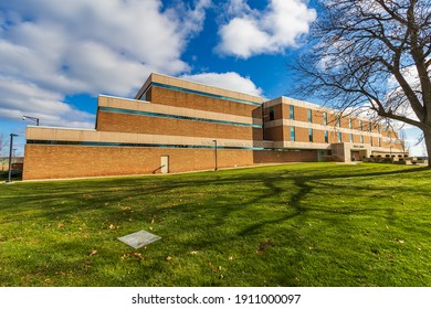 ROCHESTER, MI, USA - NOVEMBER 11: Kresge Library On November 11, 2020 At Oakland University In Rochester, Michigan.