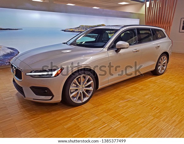 ROCKLEIGH, NEW JERSEY - SEPTEMBER 5, 2018: The\
newly introduced 2019 Volvo V60. This is Volvo\'s smallest and\
newest station wagon. This long-roof is on display for potential\
customers to view.