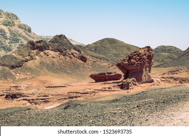 Rocks in various forms in the desert