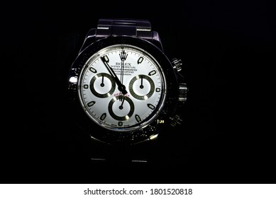 Rolex Daytona White Dial Was Demonstrate, The Photo Was Taken In Bangkok Thailand In 23 Aug20