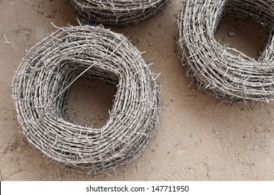 barbed wire cost per roll