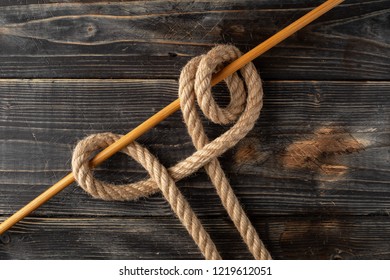 Rolling Hitch Knot. Rope node.
