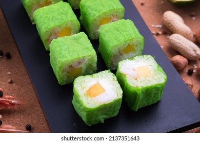 Rolls With Shrimp And Green Seaweed Macro