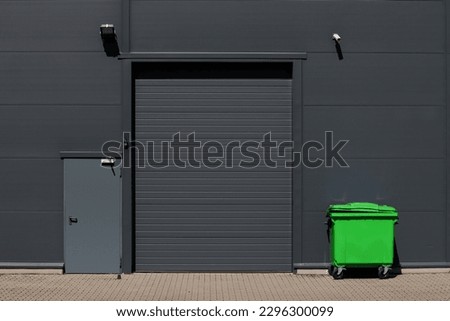 Roll-up door for loading point on an industrial construction