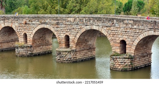 Roman Bridge Over The Guadiana River, In The Spanish City Of Mérida, Extremadura