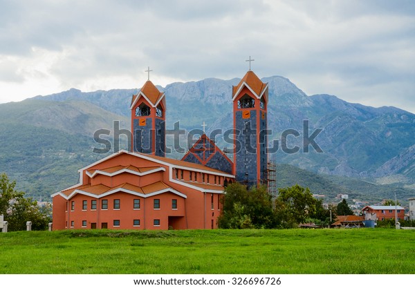 Roman Catholic Church St Peter Apostle Stock Photo Edit Now 326696726