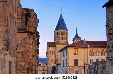 romanische Cluny-Kirche in Burgund, Frankreich