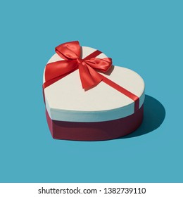 Romantic Heart Shaped Valentine's Day Gift Box With Ribbon