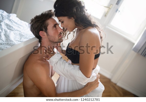 Romantsicher Sex mit jungem Paar