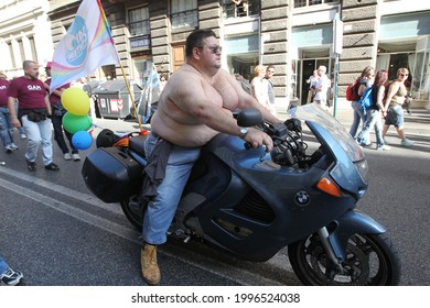 gay men naked motorcycles