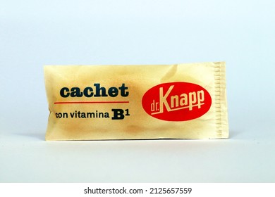 Rome, Italy – February 18, 2022: Vintage 1960s Cachets Dr. KNAPP, Tablets Medicine For The Treatment Of Toothache. Manufactured In Italy By LA FAR - Milan