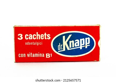 Rome, Italy – February 18, 2022: Vintage 1960s Cachets Dr. KNAPP, Tablets Medicine For The Treatment Of Toothache. Manufactured In Italy By LA FAR - Milan