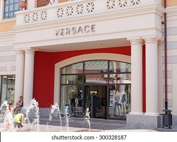 gianni versace outlet